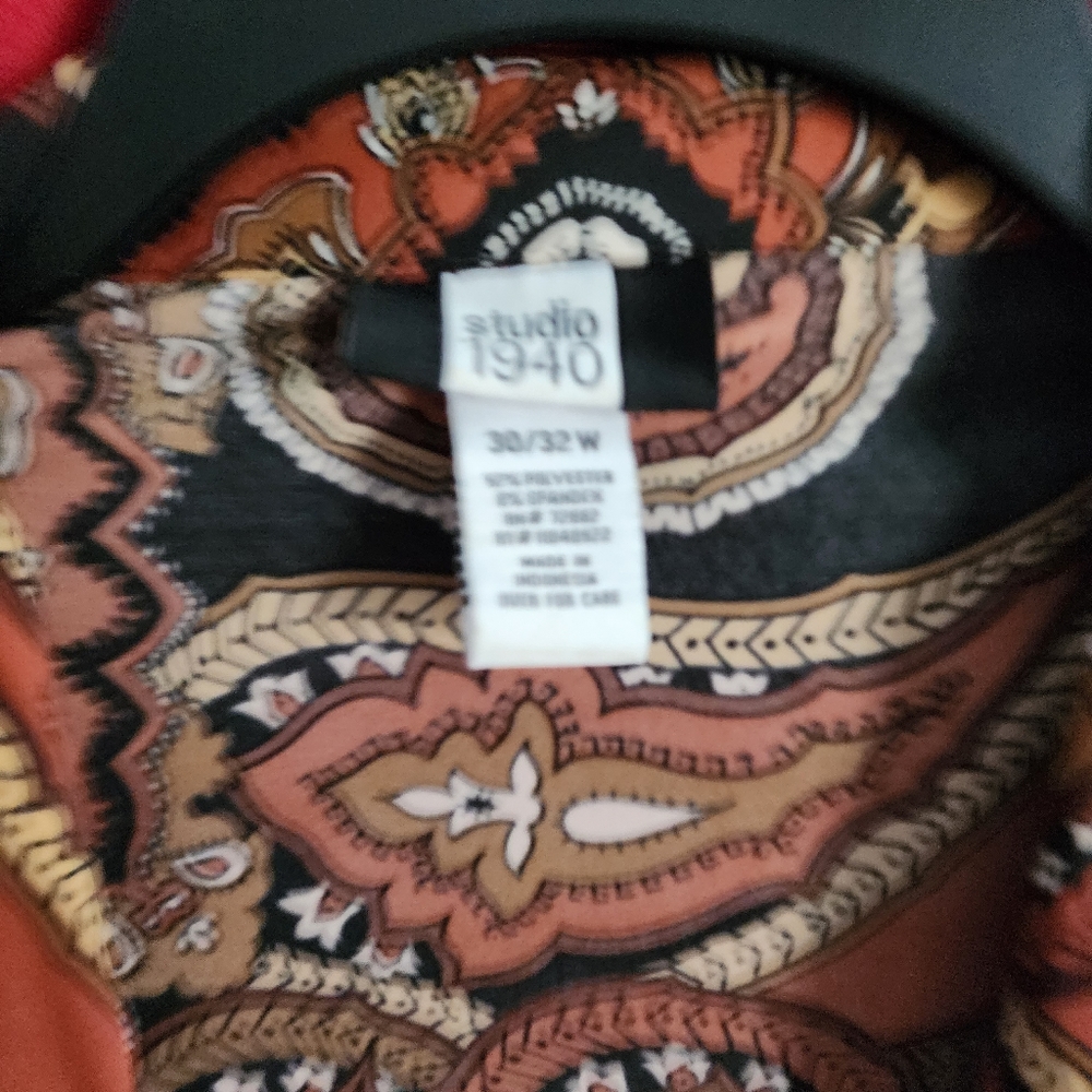 Plus Size Top - Picture 2 of 3
